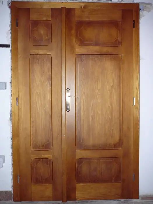 Dvoukřídlé dveře z masivu